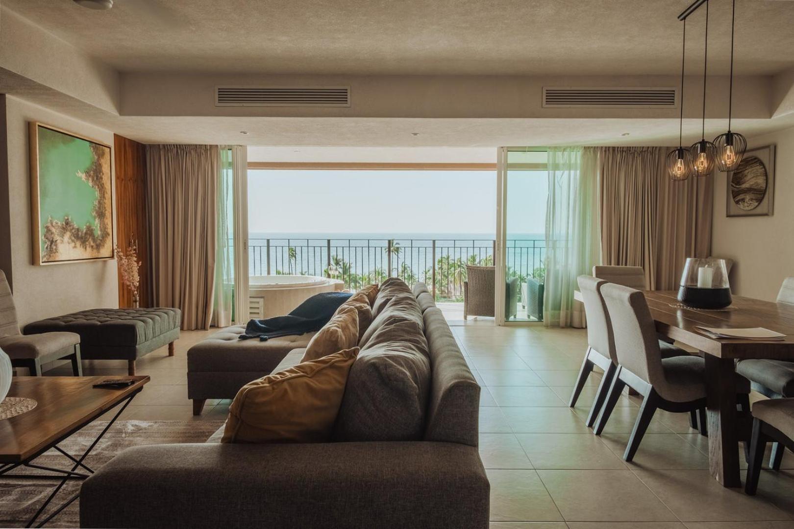 Grand Venetian Beachfront Condos Пуэрто-Вальярта Экстерьер фото